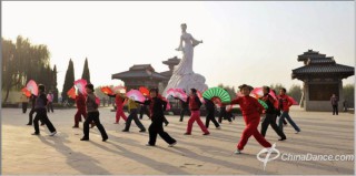 Танца на улице в Гуанчжоу