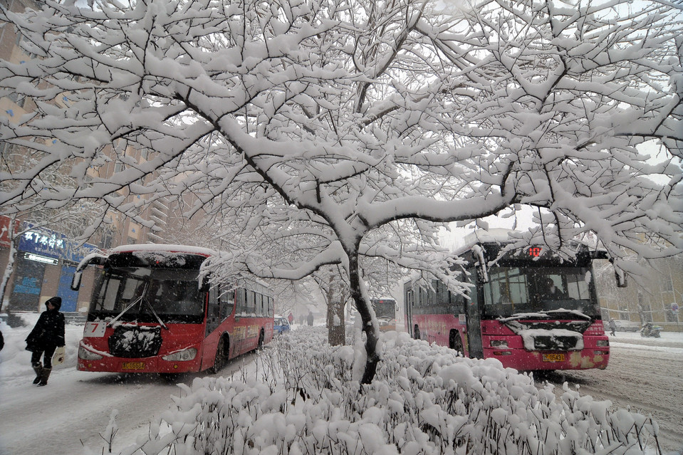 Снег в городе Муданьцзян, провинция Хэйлунцзян.