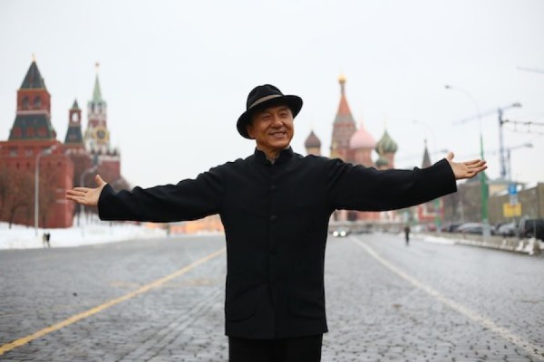 Джеки Чан на Красной площади в Москве. Фото: metronews.ru