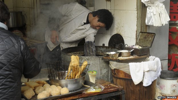 В Пекине запретили популярные лавки по продаже еды на улицах 