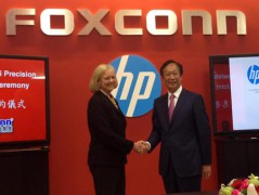 Президент HP Мег Уитман и председатель правления Foxconn Терри Гоу