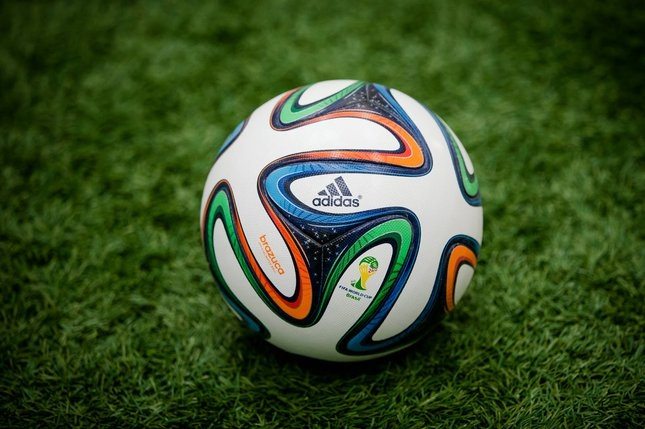 Официальный мяч ЧМ-2014 Adidas Brazuca