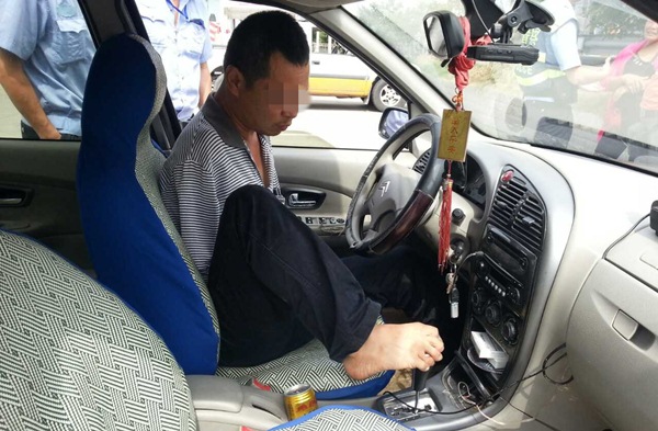 Китаец без рук и без водительских прав наездил 160 тысяч км