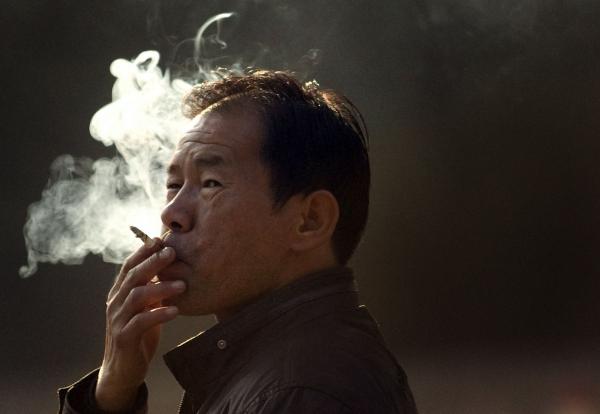 ВОЗ: курение угрожает экономическому росту Китая 