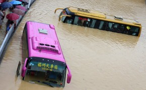 Последствия тайфуна "Матмо", город Фучжоу. После Тайваня тайфун «Матмо» обрушился на провинцию Фуцзянь.