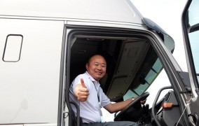 Китайских водителей будут ослеплять за не выключенный дальний свет фар