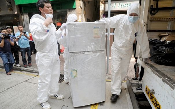 В Гонконге сын убил своих родителей и спрятал их головы в холодильнике