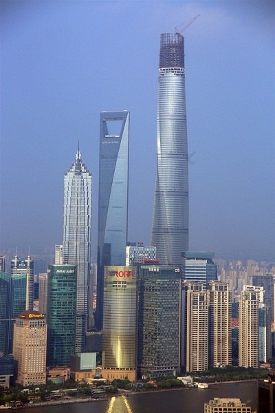Шанхайская башня достигла своей максимальной высоты