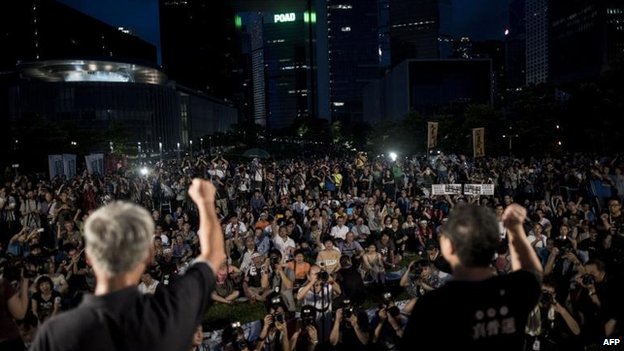 Гонконг на пути к демократизации: шаг вперед и два назад