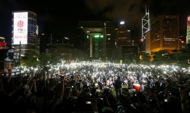 Гонконг на пути к демократизации: шаг вперед и два назад