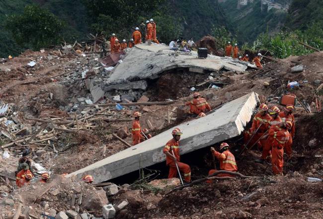 Один человек погиб и более 320 пострадали при землетрясении в провинции Юньнань