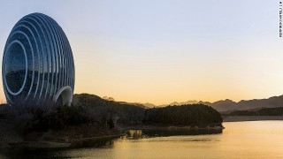Около Пекина построили отель в виде восходящего солнца