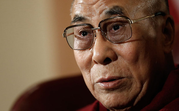Саммит нобелевских лауреатов под угрозой срыва из-за отказа Далай-ламе в визе