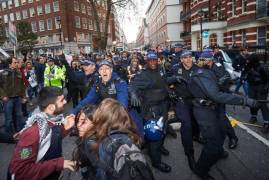 Китайцы о демонстрации студентов в Лондоне