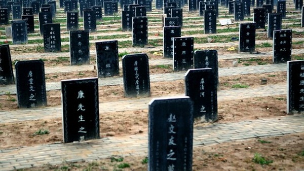 Китайские чиновники скупали трупы, чтобы выполнить нормы по кремации