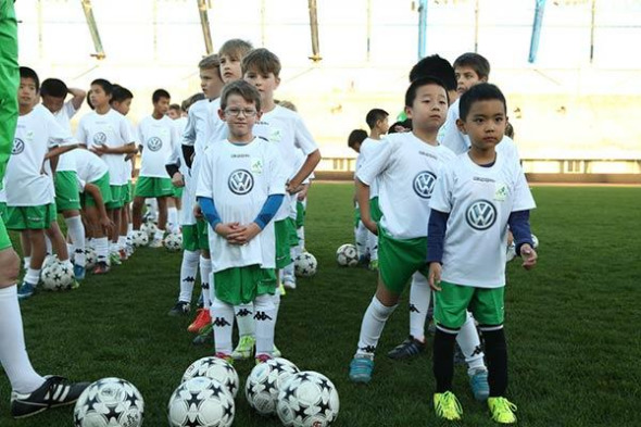 В китайских школах будут оценивать навыки игры в футбол