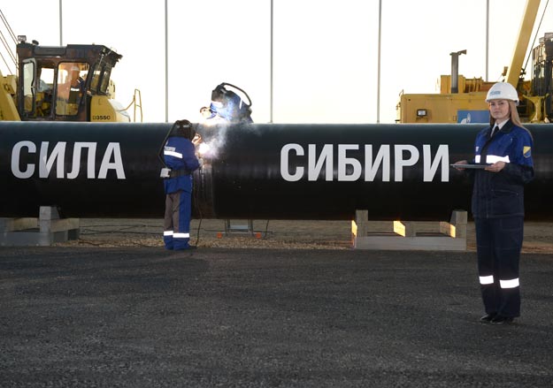 «Роснефть» добивается лишения монополии «Газпрома» на поставки газа Китаю
