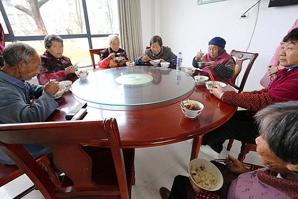 Китайский миллионер снес свою родную деревню и построил шикарные дома для бывших соседей