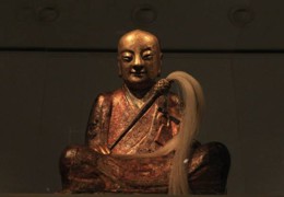 статуя Будды монах внутри