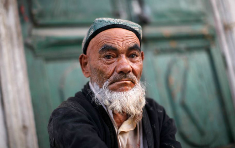 уйгура в китае посадили в тюрьму за бороду