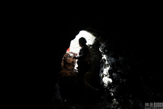 китаец живет в пещере