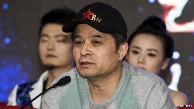 Китайского телеведущего отстранили от эфира за оскорбительную песню о Мао Цзэдуне
