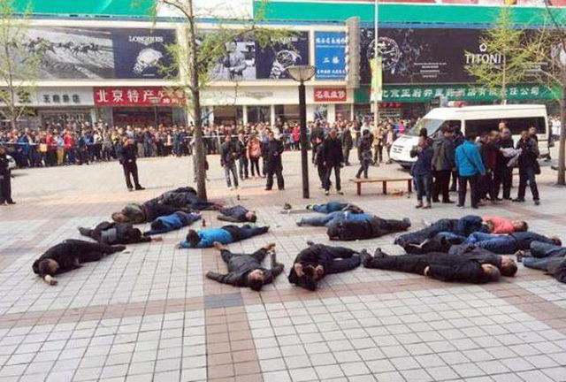 Акция протеста таксистов из провинции Хэйлунцзян в Пекине