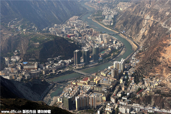 Вид уезда Вэньчуань 18 апреля 2013 года. Фото: IC