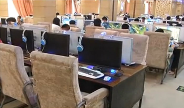 китаянка родила в интернет-кафе