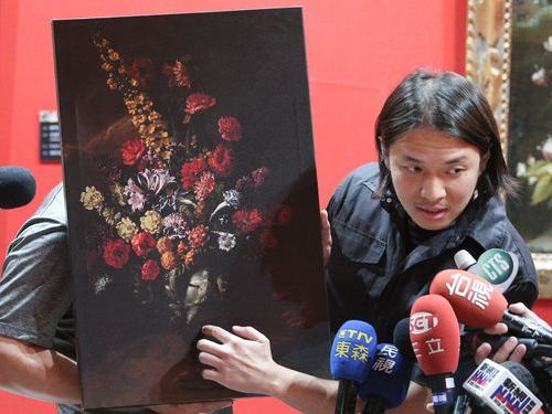Тайваньский мальчик оставил дыру в картине стоимостью $1,5 млн