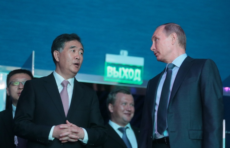 Вице-премьер Госсовета КНР Ван Ян и президент РФ Владимир Путин