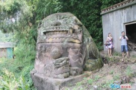 В Китае найден самый большой каменный лев