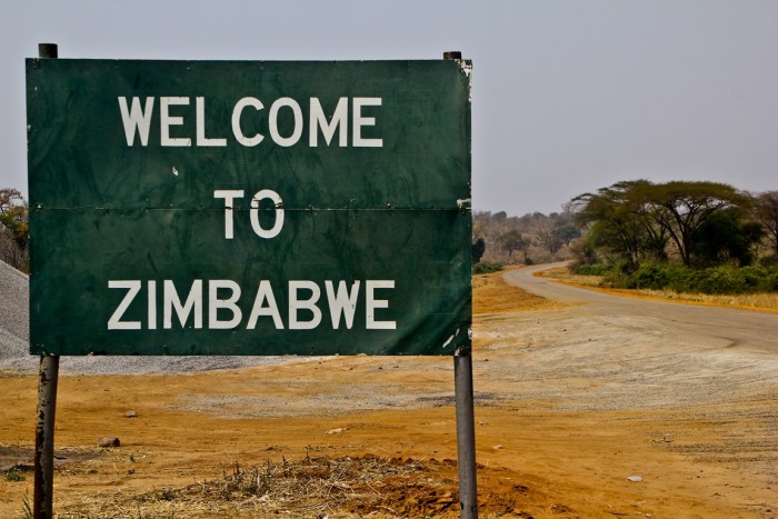 Визита Си Цзиньпина в Зимбабве