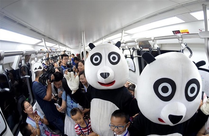 Поезд в метро в Чэнду, панда-поезд