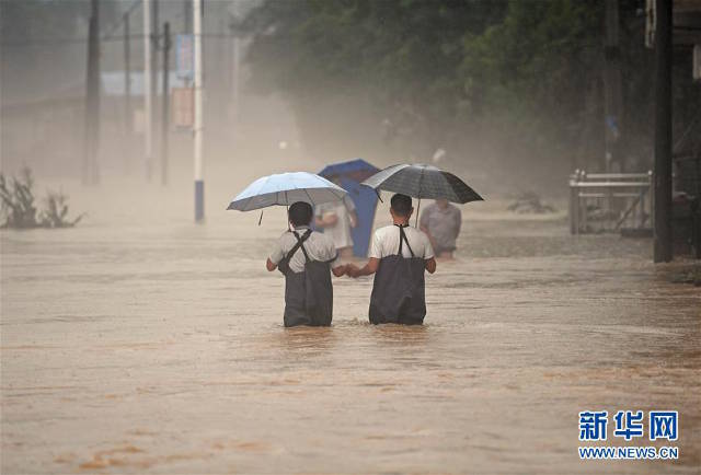 В провинции Хунань река Сянцзян поднялась до рекордного уровня