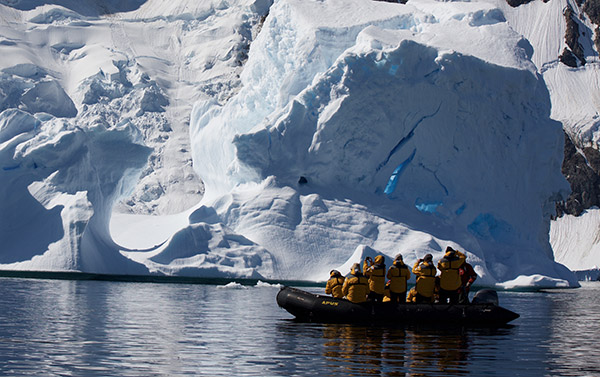 Китайские туристы в Антаркитде