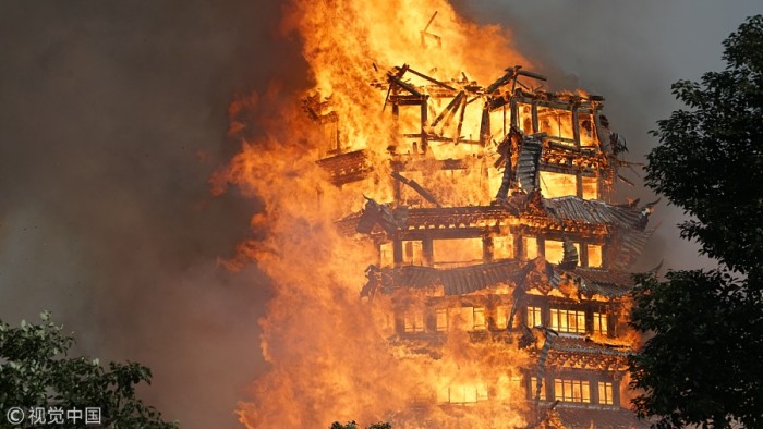 В Китае сгорела самая высокая пагода в Азии
