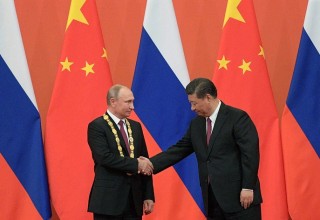 Си Цзиньпин вручил Путину первый Орден Дружбы КНР