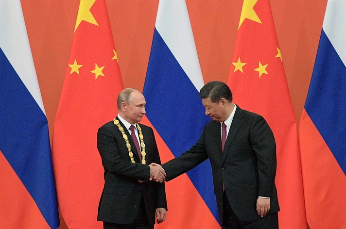 Си Цзиньпин вручил Путину первый Орден Дружбы КНР