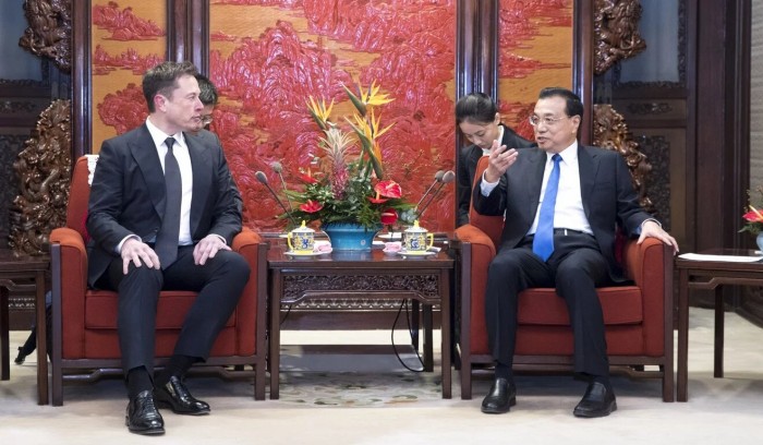 Илон Маск сказал, что любит Китай. Премьер Китая пообещал ему китайскую  грин-карту
