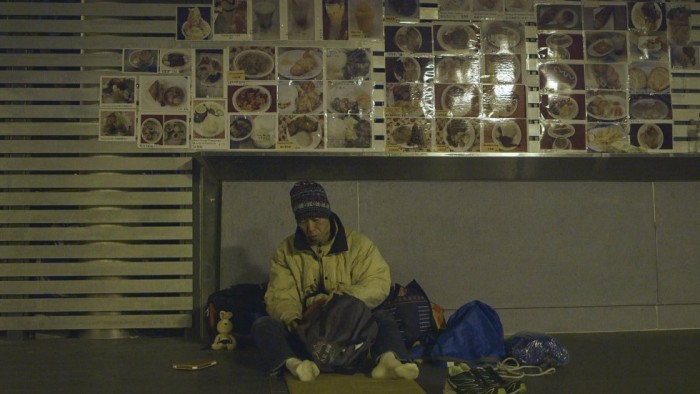 Бездомный по собственному желанию. Почему житель Гонконга решил жить на улице?
