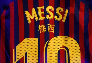 ФК «Барселона» запретили выйти на поле с китайскими иероглифами