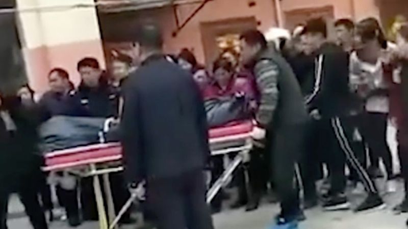 В Китае 13-летний мальчик убил мать