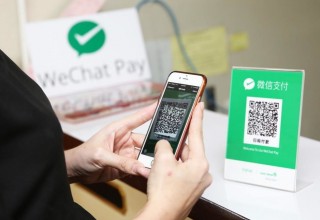 Китайские банки и WeChat Pay блокируют счета россиян. Рабочая виза не помогает