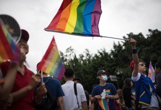Тайвань первым в Азии узаконил однополые браки