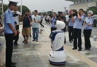 Роботы пополнили ряды дорожной полиции Китая