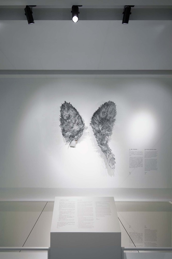 Сломанный экспонат в музее стекла в Шанхае