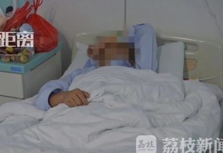 В Китае водитель автобуса разрешил беременной выйти через переднюю дверь. За это его избили