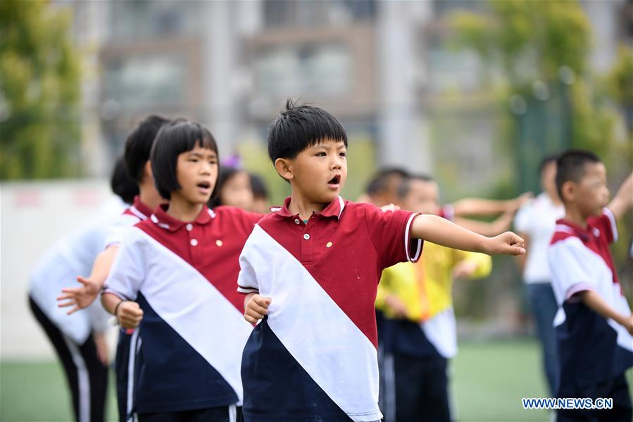Упражнения. Школа для сирот, г. Чанчунь, провинция Цзилинь. Фото: China Daily