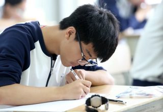 В Китае родители возмутились, что ребенок набрал всего 59 баллов за тест. Они потратили на дополнительные занятия по математике $32 тыс.